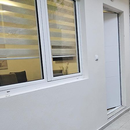 Dika Apartment بار المظهر الخارجي الصورة