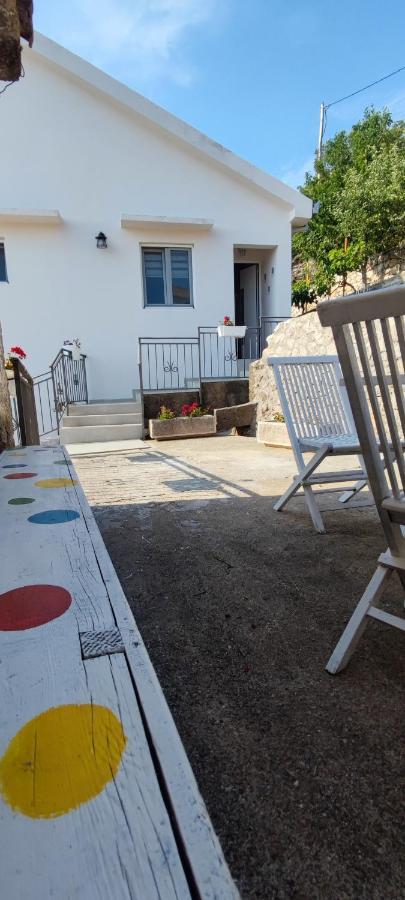 Dika Apartment بار المظهر الخارجي الصورة