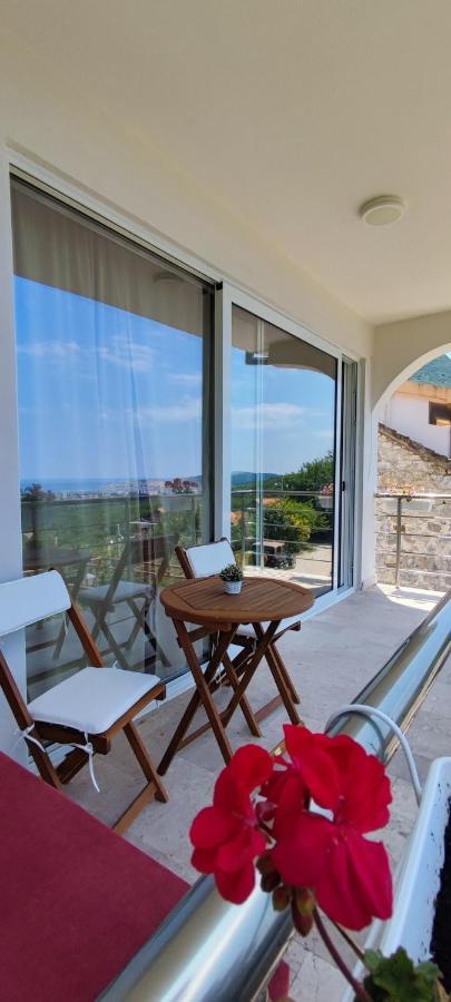 Dika Apartment بار المظهر الخارجي الصورة