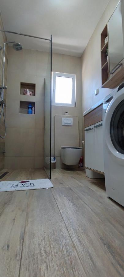 Dika Apartment بار المظهر الخارجي الصورة