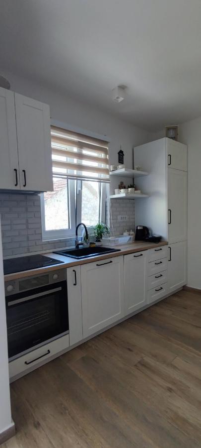 Dika Apartment بار المظهر الخارجي الصورة